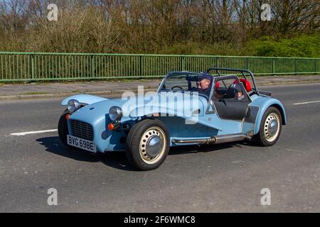 Caterham 2017, blau, 660 cc; Zweisitzer-Sportwagenaufsatz mit Hinterradantrieb; Stockfoto