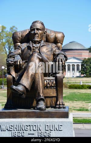 Statue des Washington Duke auf dem East Campus der Duke University in Durham, North Carolina. Stockfoto
