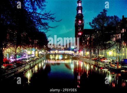 Abendansicht entlang der Prinsengracht in Amsterdam Stockfoto