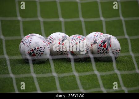 Reading, Großbritannien. April 2021. Fußbälle während des FA WSL-Spiels zwischen dem FC Reading und West Ham United im Madejski-Stadion in Reading, England Quelle: SPP Sport Pressefoto. /Alamy Live News Stockfoto