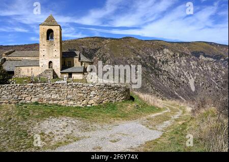 Die Dorfkirche Église de la Trinité et Sainte-Marie von Prats Balaguer in Pyrénées-Orientales, Frankreich Stockfoto