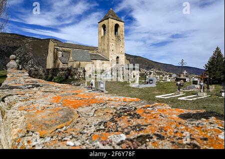 Die Dorfkirche Église de la Trinité et Sainte-Marie von Prats Balaguer in Pyrénées-Orientales, Frankreich Stockfoto