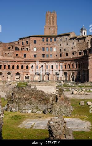 Rom. Italien. Trajans Märkte (Mercati di Traiano), Forum von Trajan (Foro di Traiano). Trajans Markt wurde 113 n. Chr. eingeweiht, und wahrscheinlich BU Stockfoto