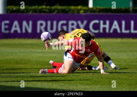 Monigo Stadium, Treviso, Italien. April 2021. Noel Reid (Agen) von Marco Zanon (Benetton Treviso) während Benetton Treviso gegen SUA LG Agen, Rugby Challenge Cup - Foto Ettore Griffoni/LM Credit: LiveMedia/Alamy Live News Stockfoto