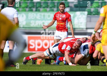 Monigo Stadium, Treviso, Italien. April 2021. Romain Briatte (Agen) protestiert mit dem Schiedsrichter während Benetton Treviso gegen SUA LG Agen, Rugby Challenge Cup - Foto Ettore Griffoni/LM Credit: LiveMedia/Alamy Live News Stockfoto