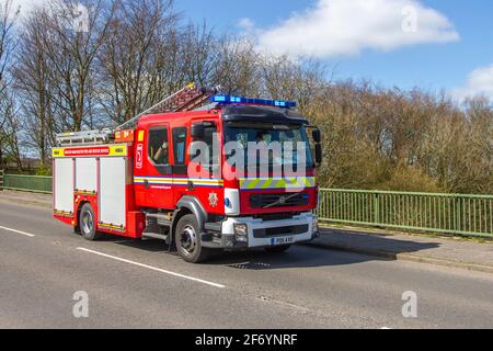 Lancashire Fire and Rescue Service, FRS 999 Einsatzfahrzeug, Rettungsfeuerwehr, Sicherheit, Motor, roter Feuerwehrwagen, Transport, Ausrüstung, Transport, Feuerwehrmann, Gefahr, Abteilung, Service Response, Volvo Firetruck, Manchester, Großbritannien Stockfoto