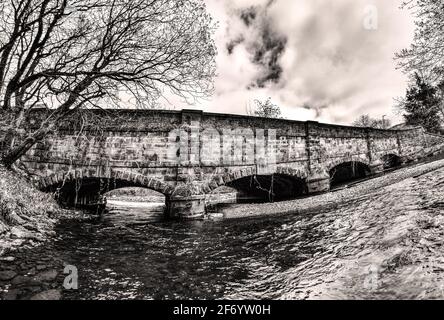 Aquädukt am Rochdale Canal über River Calder, Black Pit Lock, Rochdale Canal, Hebden Bridge, Calderdale, West Yorkshire Stockfoto