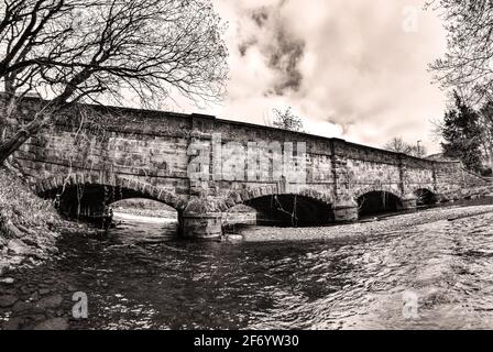 Aquädukt am Rochdale Canal über River Calder, Black Pit Lock, Rochdale Canal, Hebden Bridge, Calderdale, West Yorkshire Stockfoto