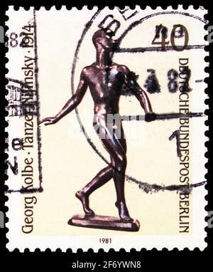 MOSKAU, RUSSLAND - 18. JANUAR 2021: Briefmarke gedruckt in Deutschland, Berlin, zeigt Dancer Nijinsky (1914), Skulpturen der Serie des 20. Jahrhunderts, um Stockfoto