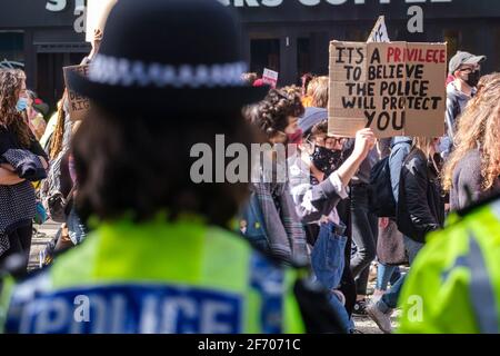 Sheffield, Großbritannien. April 2021. Demonstranten in ‘Kill the Bill protestieren am Samstag, den 3. April 2021, in Sheffield, nördlich von England gegen das Gesetz über Polizei, Verbrechen, Verurteilung und Gerichte. Kredit: Mark Harvey/Alamy Live Nachrichten Stockfoto