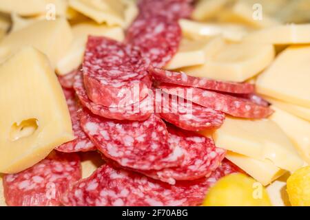 Salat und süße Speisen in Argentinien Stockfoto