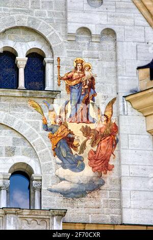 Blick von innen auf die Mauern des Schlosses Neuschwanstein Stockfoto