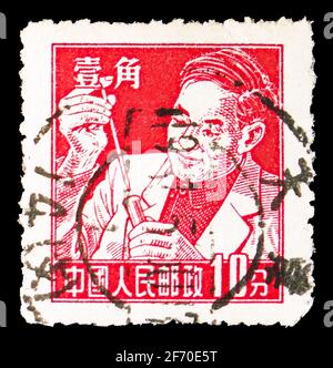 MOSKAU, RUSSLAND - 7. DEZEMBER 2020: Die in China gedruckte Briefmarke zeigt Scientist, Definitives Serie, um 1956 Stockfoto