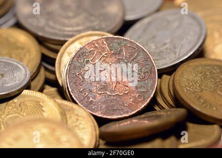 Eine Millieme-Münze 1938, altes ägyptisches Geld von 1 Millieme-Münze (das rote Millieme) die Währung des Königreichs Ägypten zur Zeit von König Farouk I. Stockfoto