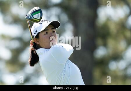 Washington, Usa. April 2021. Rise Zhang trifft am Samstag, den 3. April 2021, beim Augusta National Women's Amateur Tournament im Augusta National in Augusta, Georgia, das dritte T-Shirt. Foto von Kevin Dietsch/UPI Credit: UPI/Alamy Live News Stockfoto