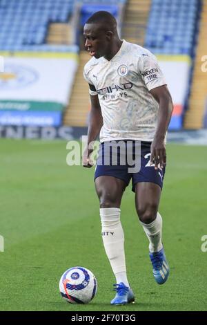 Leicester, Großbritannien. April 2021. Benjamin Mendy #22 von Manchester City in Aktion während des Spiels in Leicester, UK am 4/3/2021. (Foto von Mark Cosgrove/News Images/Sipa USA) Quelle: SIPA USA/Alamy Live News Stockfoto