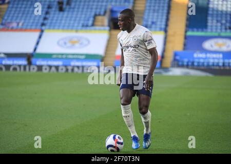 Leicester, Großbritannien. April 2021. Benjamin Mendy #22 von Manchester City in Aktion während des Spiels in Leicester, UK am 4/3/2021. (Foto von Mark Cosgrove/News Images/Sipa USA) Quelle: SIPA USA/Alamy Live News Stockfoto