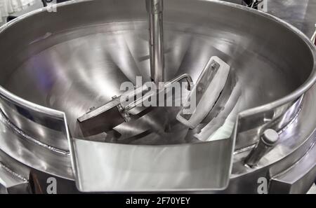 Blender Maschine große Fass mischen Lebensmittelzutat Stockfoto