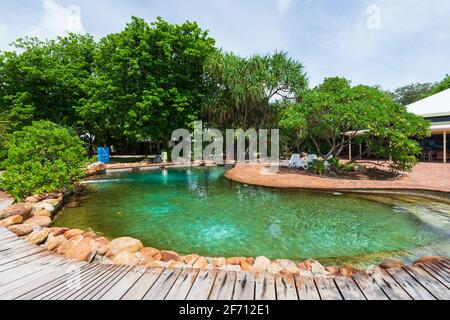 Blick auf den Pool im luxuriösen Heron Island Resort, Southern Great Barrier Reef, Queensland, QLD, Australien Stockfoto
