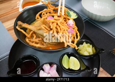 Nordthailändische würzige Nudeln mit Gewürz, Suppe, Stockfoto Stockfoto