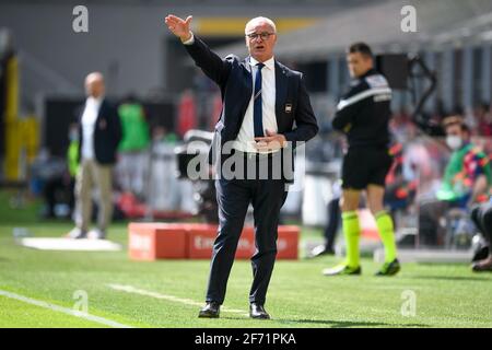 Mailand, Italien - 03. April 2021: Claudio Ranieri, Cheftrainer der UC Sampdoria, Gesten während des Fußballspiels der Serie A zwischen dem AC Mailand und der UC Sampdoria. Das Spiel endete 1-1 Unentschieden. Kredit: Nicolò Campo/Alamy Live Nachrichten Stockfoto