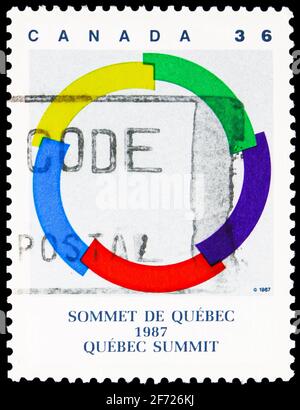 MOSKAU, RUSSLAND - 28. FEBRUAR 2021: Die in Kanada gedruckte Briefmarke zeigt den Québec Summit, 1987, um 1987 Stockfoto