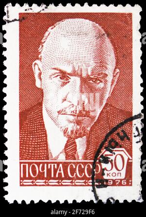 MOSKAU, RUSSLAND - 28. FEBRUAR 2021: Die in der Sowjetunion gedruckte Briefmarke zeigt Wladimir Lenin (1870-1924), endgültige Ausgabe Nr.12 Serie, um 1976 Stockfoto