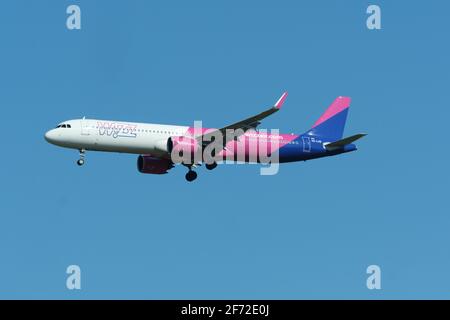 Eines der neuesten Airbus A321 NEO-Flugzeuge von Wizz Airs Ein Service nach Birmingham Stockfoto