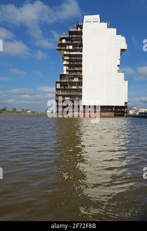 papenburg, deutschland - 2021-04-03: Mittelschiffabschnitt des Kreuzfahrtneubaus disney Wish (1,250 Kabinen / Lieferung 2022) wird bei meyer We gebaut Stockfoto