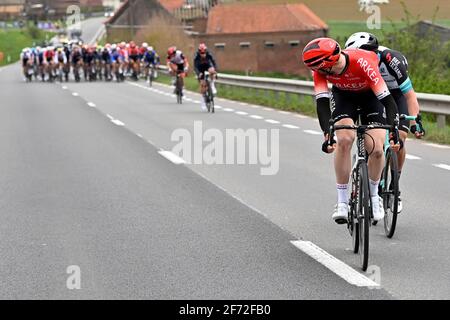 Abbildung Bild zeigt das Pack von Fahrern in Aktion während Die 105. Ausgabe der 'Ronde van Vlaanderen - Tour Des Flandres - Flandern-Rundfahrt Stockfoto