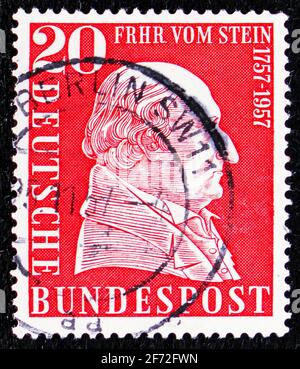 MOSKAU, RUSSLAND - 22. DEZEMBER 2020: Die in Deutschland gedruckte Briefmarke zeigt den 200. Geburtstag von Baron vom Stein, um 1957 Stockfoto