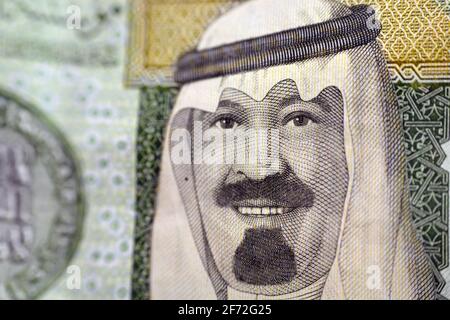 Foto von König Abdullah bin Abdulaziz, dem ehemaligen König von Saudi-Arabien, auf der Banknote von 1 Saudi-Riyal , der Währung des saudischen Königreichs , eine Nahaufnahme. Stockfoto