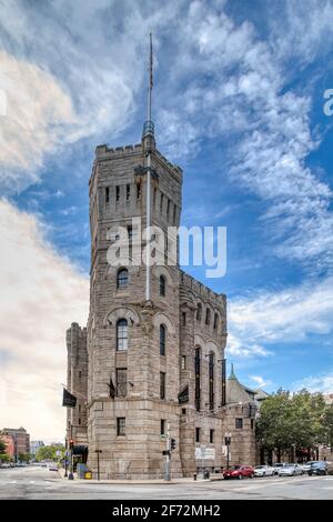 101 Arlington Street/130 Columbus Avenue, Bostons historische Armory of the First Corps of Cadets, ist jetzt ein Veranstaltungsort, der als Castle am Park Plaza bezeichnet wird Stockfoto