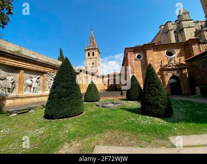 Die Kathedrale von Oviedo, Spanien, gegründet von König Fruela I. von Asturien in 781 AD und ist im Alfonso II Square entfernt. Stockfoto