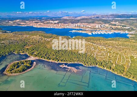 Sibenik. Luftpanorama der Stadt Sibenik, Archipel von Dalmatien Region in Kroatien Stockfoto