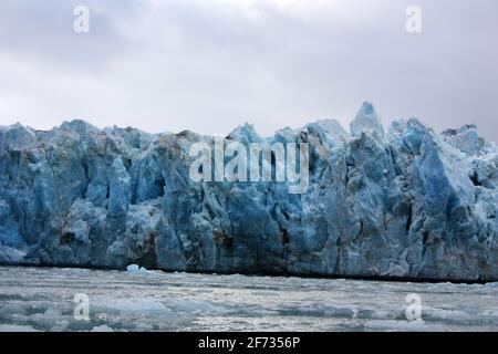 Monacobreen Gletscher auf der Insel Spitzbergen, Spitzbergen Stockfoto