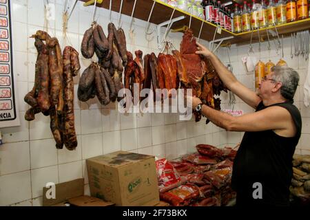 salvador, bahia / brasilien - 17. august 2006: In der Stadt Salvador wird eine Metzgerei mit getrocknetem und geräuchertem Fleisch verkauft. *** Ortsüberschrift *** Stockfoto