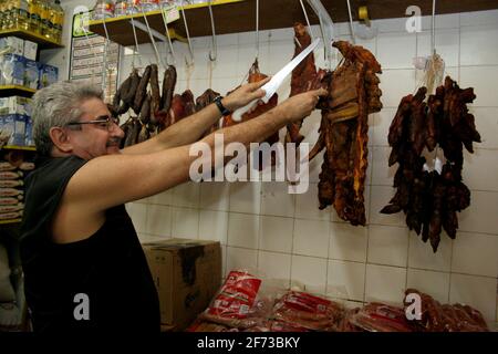 salvador, bahia / brasilien - 17. august 2006: In der Stadt Salvador wird eine Metzgerei mit getrocknetem und geräuchertem Fleisch verkauft. *** Ortsüberschrift *** Stockfoto