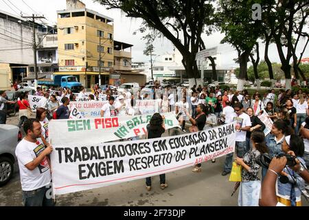 itabuna, bahia / brasilien - 22. Mai 2012: Streikende Lehrer protestieren während eines marsches in der Stadt Itabuna mit Töpfen. *** Ortsüberschrift *** Stockfoto