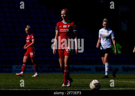 Birkenhead, Großbritannien. April 2021. Kirsty Linnet(#24 Liverpool) während des Spiels der FA Womens Championship League zwischen Liverpool und Lewes im Prenton Park Stadium in Birkenhead, England. Kredit: SPP Sport Pressefoto. /Alamy Live News Stockfoto