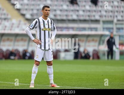 Turin, Italien. April 2021. Cristiano Ronaldo von Juventus FC während des Fußballspiels der Italienischen Serie A 2020/21 zwischen Turin und Juventus FC im Stadio Olimpico Grande Torino.Endstand: Turin 2:2 Juventus. Kredit: SOPA Images Limited/Alamy Live Nachrichten Stockfoto