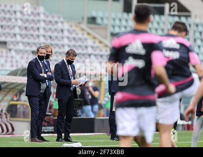 Der Manager des FC Juventus Fabio Paratici und Vizepräsident des FC Juventus Pavel Nedved während des Fußballspiels der italienischen Meisterschaft Serie A zwischen dem FC Turin und dem FC Juventus am 3. April 2021 im Stadio Olimpico Grande Torino in Turin, Italien - Foto Fabrizio Carabelli / Fabrizio Carabelli Images / DPPI Stockfoto