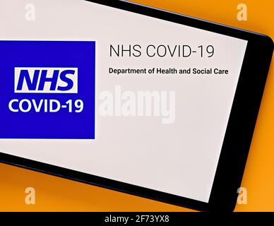 Nahaufnahme des NHS App Store-Logos auf dem Tablet-Bildschirm Stockfoto