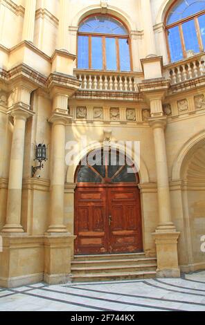 Tür in venezianischer Loggia, Gehäuse Rathaus in Heraklion, Kreta, Griechenland Stockfoto