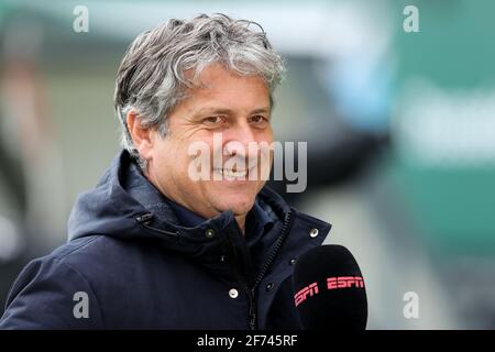 DEN HAAG, NIEDERLANDE - APRIL 4: Cheftrainer Ruud Brut von ADO Den Haag während des niederländischen Eredivisie-Spiels zwischen ADO Den Haag und FC Utrecht bei Cars J Stockfoto