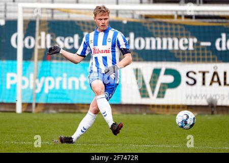 Horsens, Dänemark. April 2021. Jeppe Tverskov (6) von ob, gesehen während des 3F Superliga-Spiels zwischen AC Horsens und Odense Boldklub in der Casa Arena in Horsens. (Foto: Gonzales Photo/Alamy Live News Stockfoto