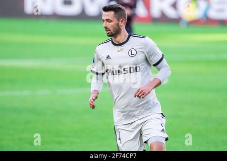 Warschau, Polen. April 2021. Mateusz Wieteska von Legia in Aktion während des polnischen Spiels der PKO Ekstraklasa League zwischen Legia Warszawa und Pogon Szczecin im Marschall Jozef Pilsudski Legia Warsaw Municipal Stadium.(Endstand; Legia Warszawa 4:2 Pogon Szczecin) (Foto von Mikolaj Barbanell/SOPA Images/Sipa USA) Quelle: SIPA USA/Alamy Live News Stockfoto