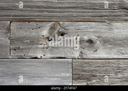 Detail einer Wand aus alten Holzbohlen Stockfoto