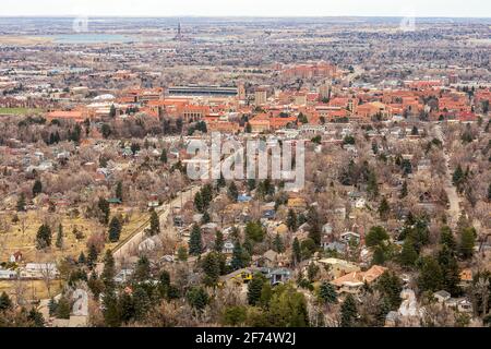 Luftaufnahme von Boulder, Colorado, vom Panorama Point im Boulder Mountain Park Stockfoto