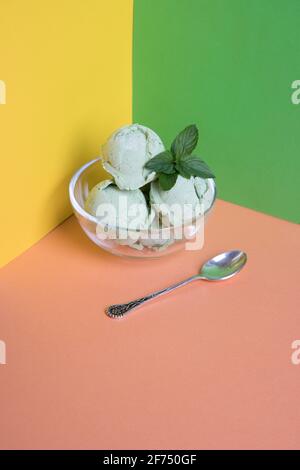 Eis mit grünem Matcha-Tee. Stockfoto